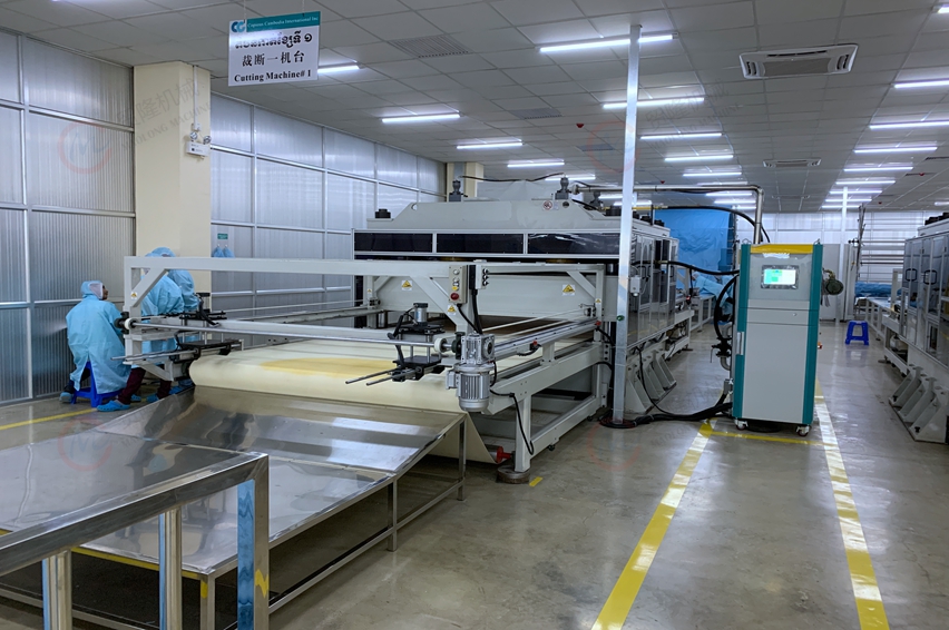 德阳全自动PE防疫服护士服裁断机