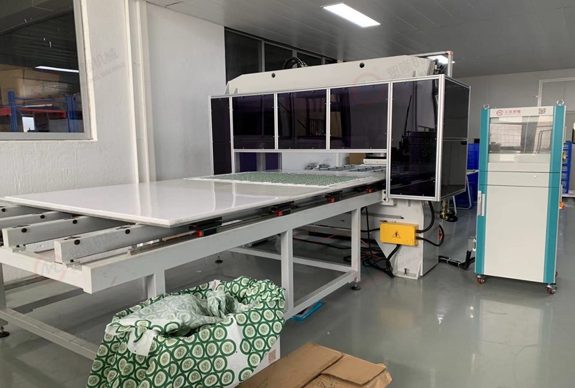 德阳全自动CCD成像定位裁断机