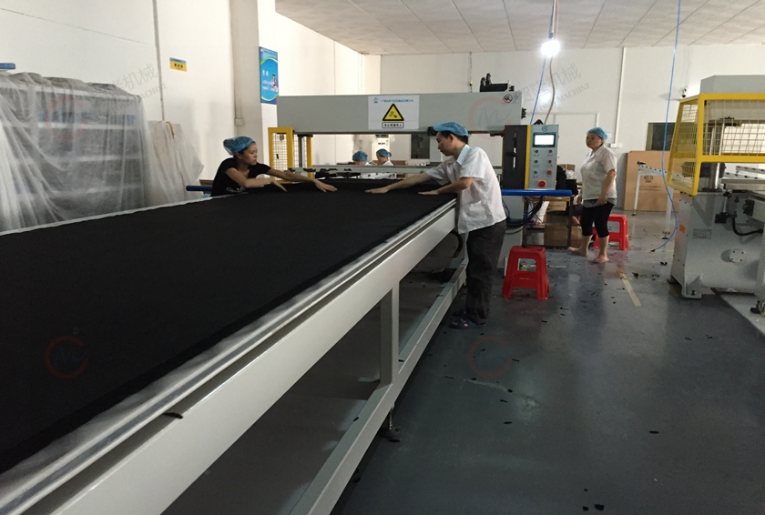 湖北全自动手动排版面膜裁断机