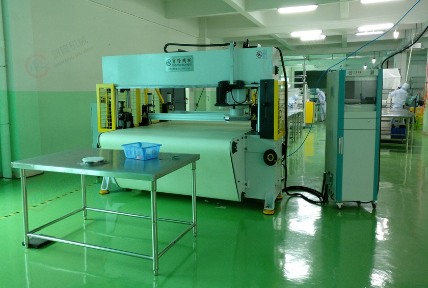 高州全自动电脑排版无纺布面膜裁断机