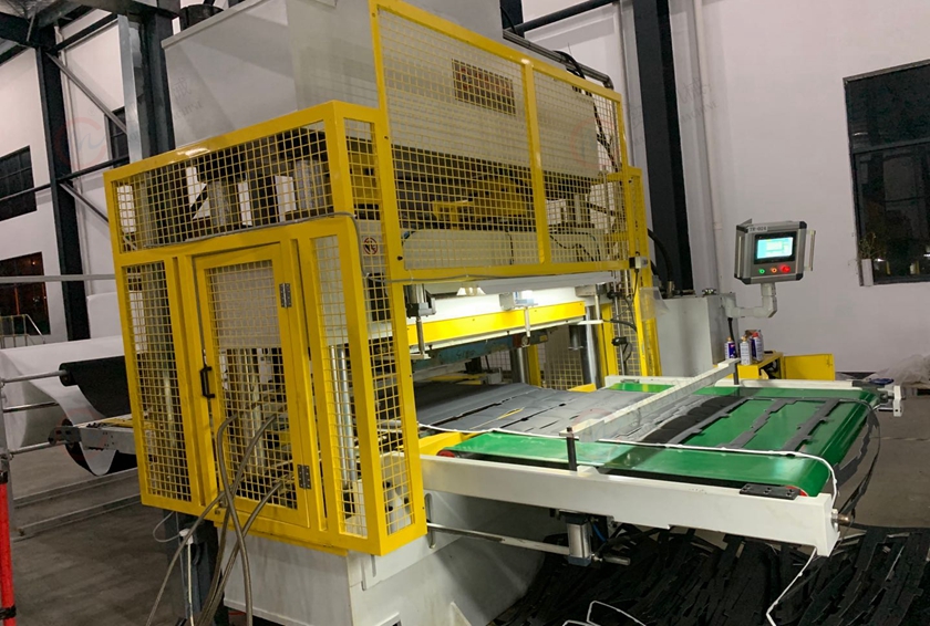 德阳汽车电瓶保护罩裁断机