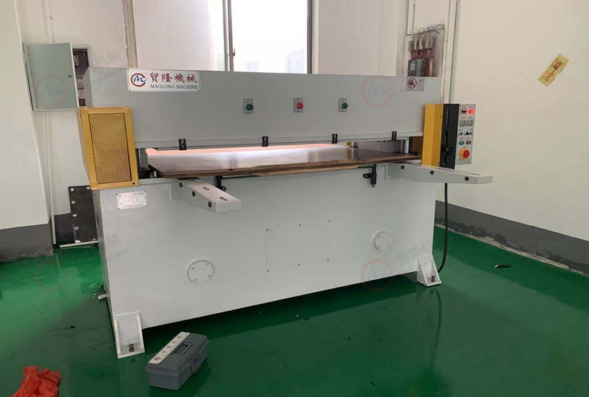 德阳精密四柱裁断机