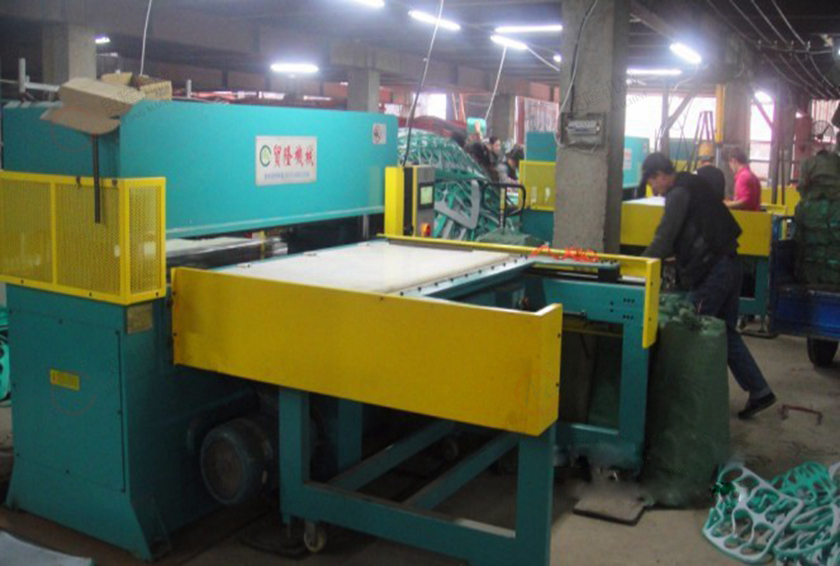 德阳自动送料出料裁断机