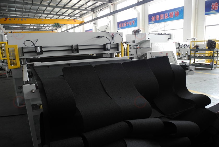 阳江汽车无纺布工具包成型裁断机