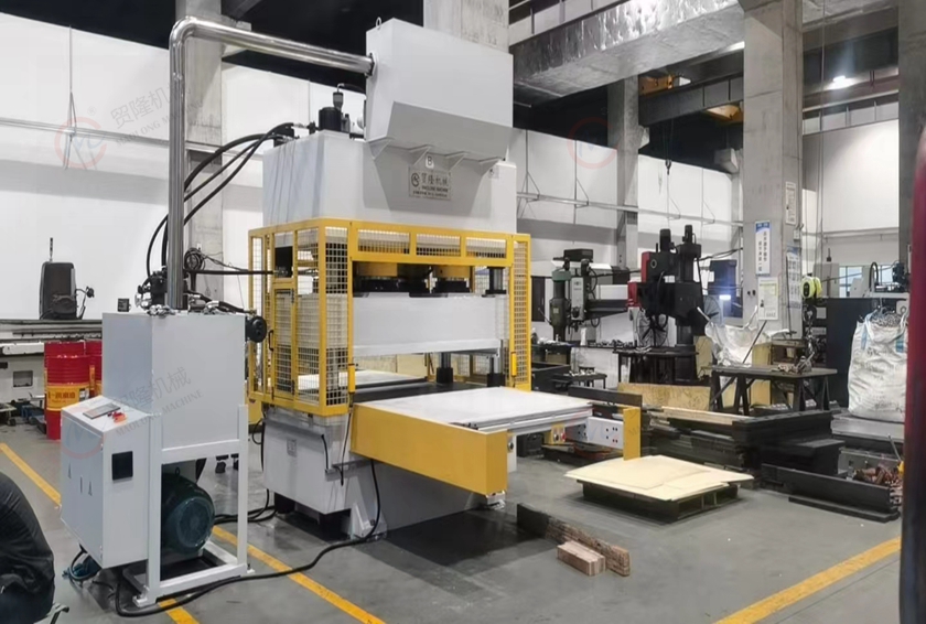 德阳自动送料地板模切机