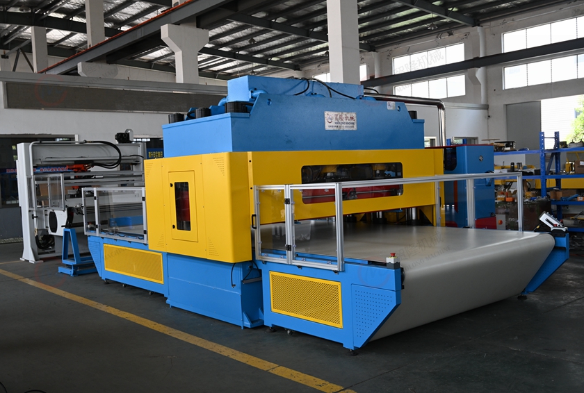 德阳输送带式全自动裁断机