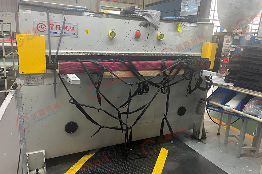 德阳精密四柱液压裁断机